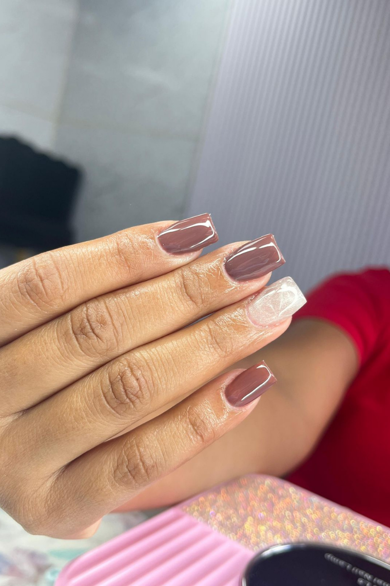 Manicure profesional con acabado impecable